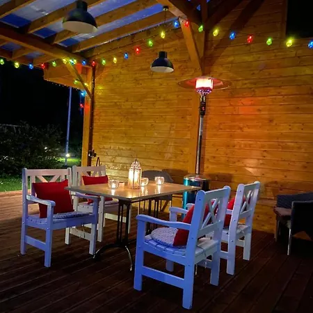 Nyaraló Forest House With Outdoor Hot Tub